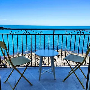  Apartamento Coastal Seaview & Balcony Street View Italia